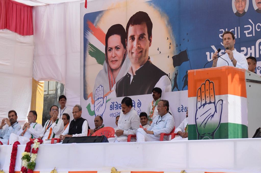 bjps-political-graph-going-down-is-congress-ready-to-take-advantage? (Image Source: inc.in)