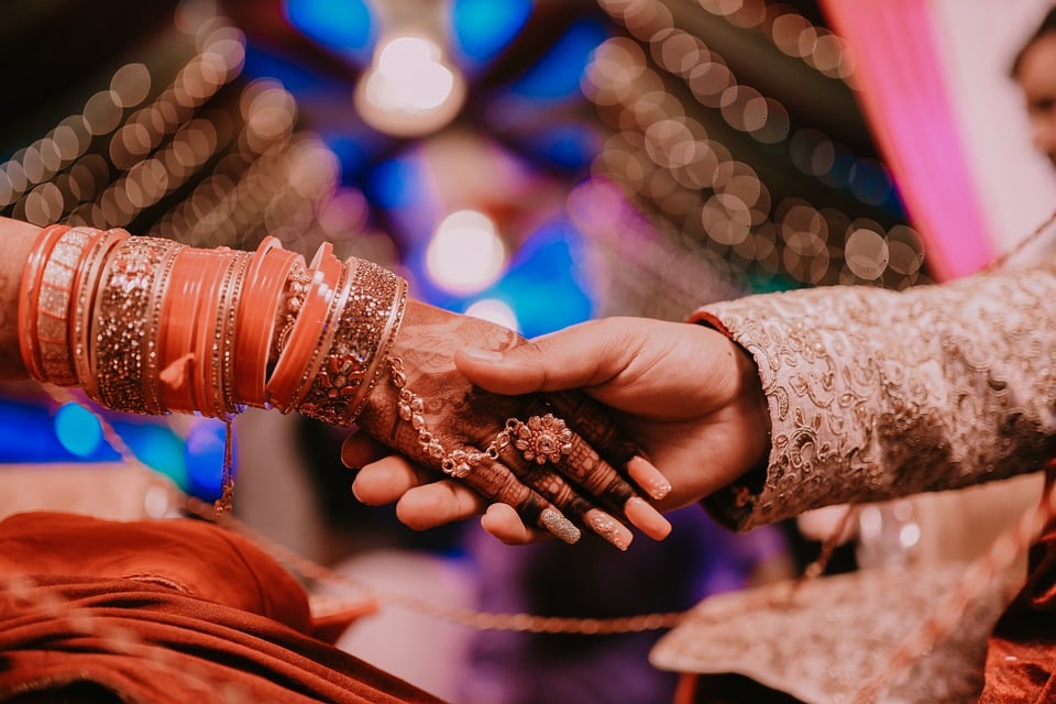 भारतीय समाज में विवाह संस्कार एक बड़ा सांस्कृतिक आयोजन है. (Image: Pixabay)