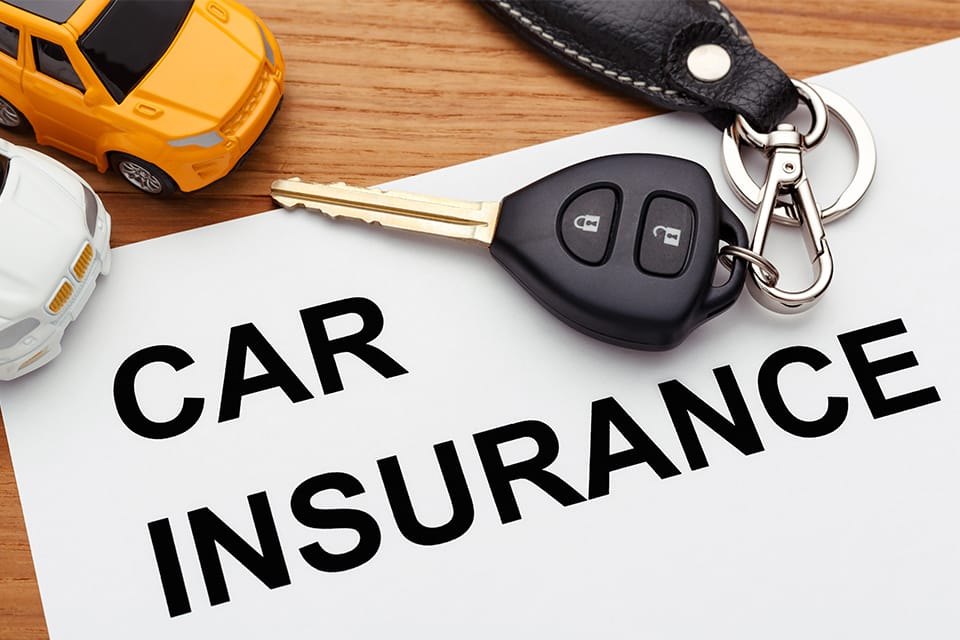 Car Insurance Renewal Online: कम कीमत में घर बैठे करें कार इंश्योरेंस